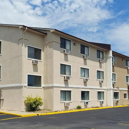 Boarders Inn & Suites By Cobblestone Hotels Waterloo Cedar Falls Εξωτερικό φωτογραφία