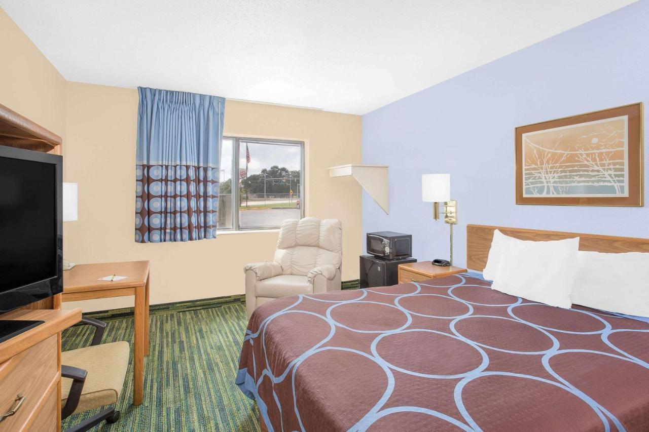 Boarders Inn & Suites By Cobblestone Hotels Waterloo Cedar Falls Εξωτερικό φωτογραφία