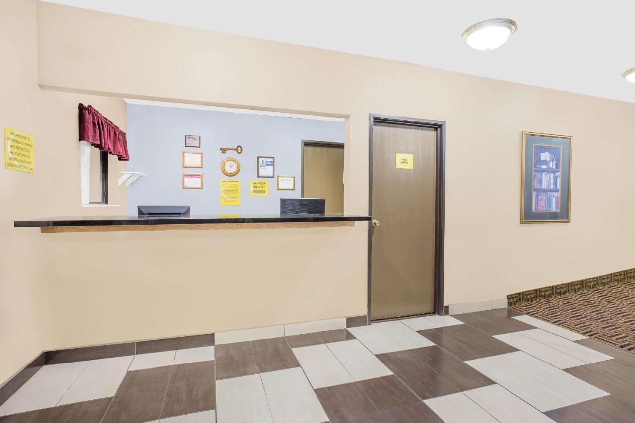 Boarders Inn & Suites By Cobblestone Hotels Waterloo Cedar Falls Εξωτερικό φωτογραφία