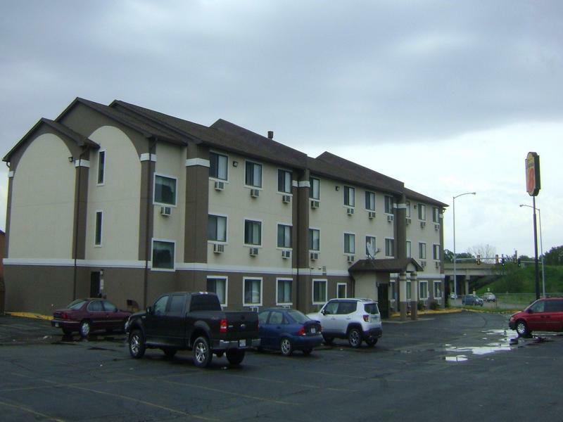 Boarders Inn & Suites By Cobblestone Hotels Waterloo Cedar Falls Εξωτερικό φωτογραφία